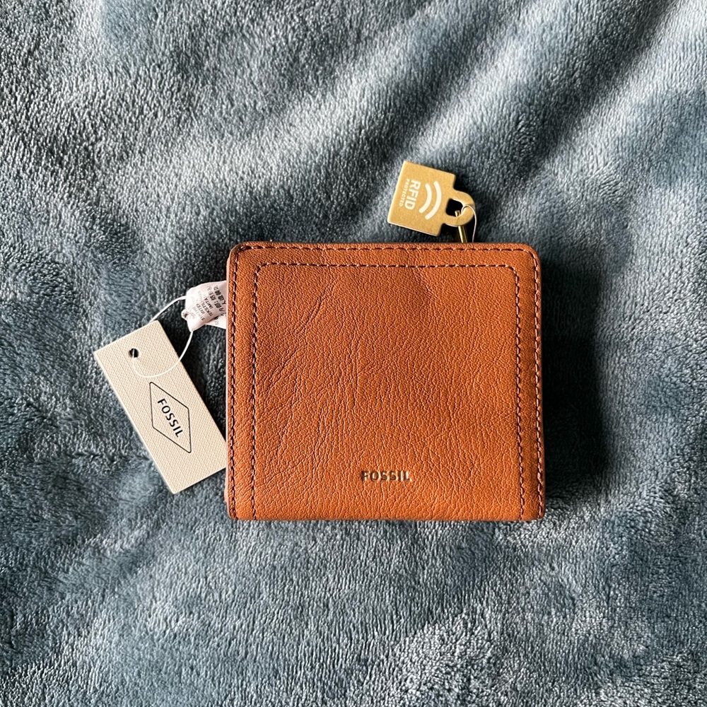 Brown fossil leather wallet